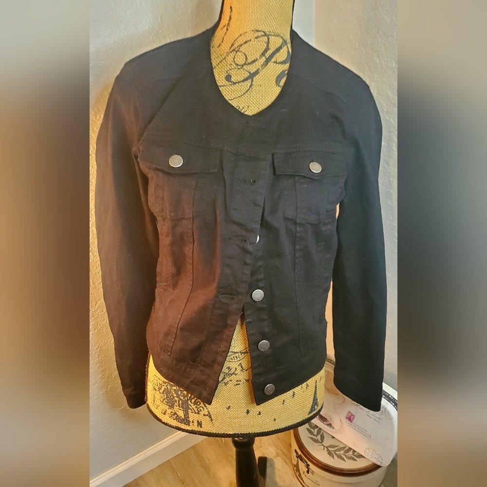 Elle black Jean jacket.